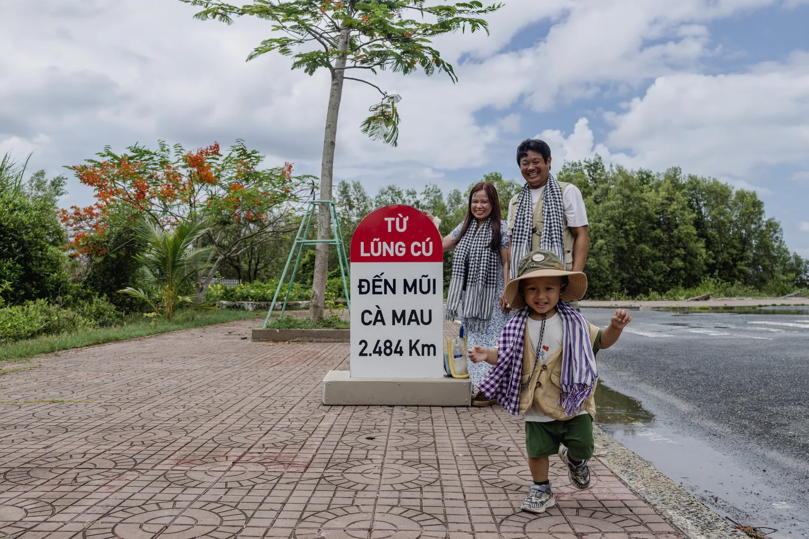 Kiểm tra hệ thống lưới tàu biển Cà Mau