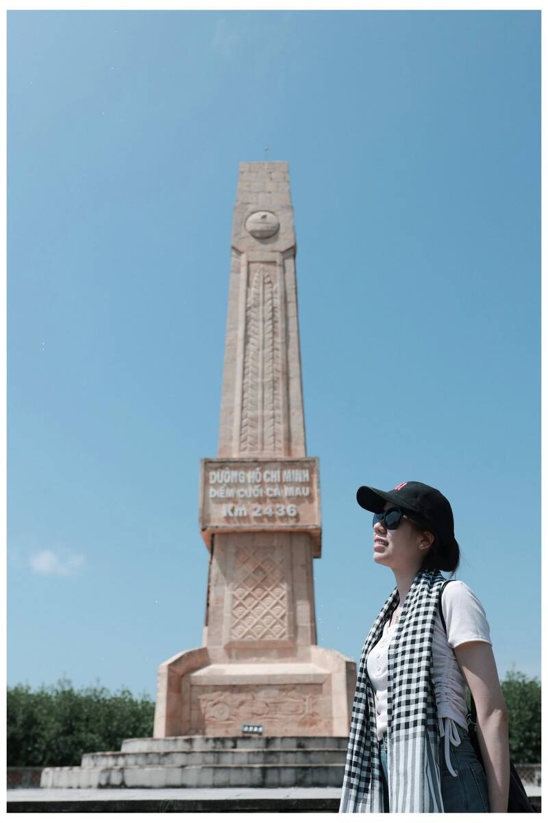Cột mốc Đường Hồ Chí Minh Km 2436 Cà Mau