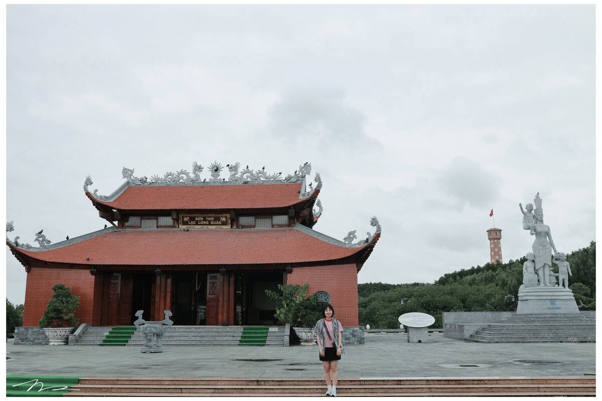 Đền thờ Quốc Tổ Lạc Long Quân tại Đất Mũi Cà Mau.