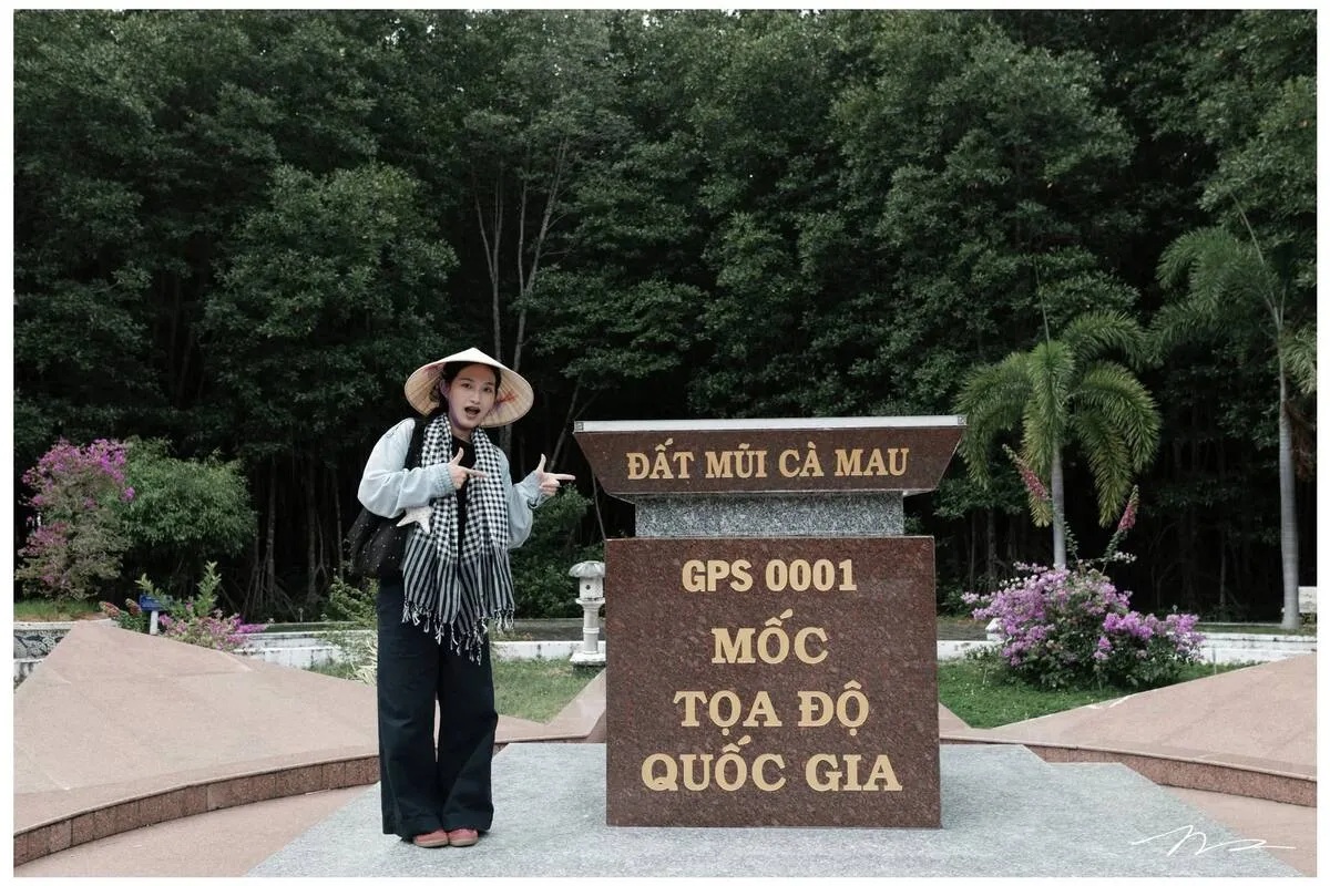 Taking photos in Ca Mau mangrove forest
