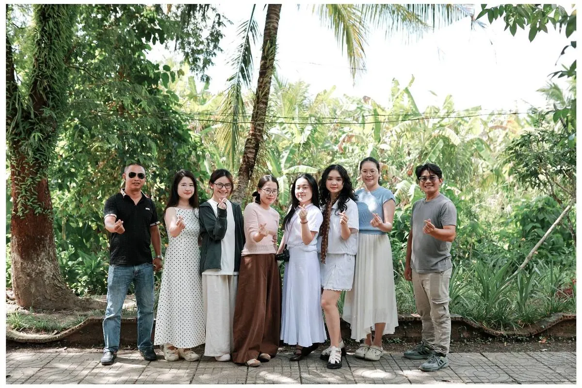 Nghề di sản Gác Kèo Ong lấy mật ong hoa tràm tự nhiên trăm năm tại U Minh Hạ. (Ảnh: Bà Ngoại Homestay / Tư liệu Du lịch Cà Mau)